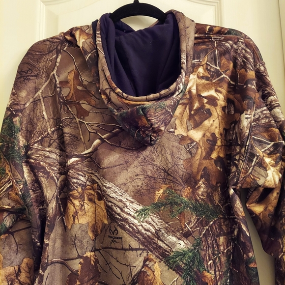 Realtree Camo hoodie |L| - Picture 4 of 4